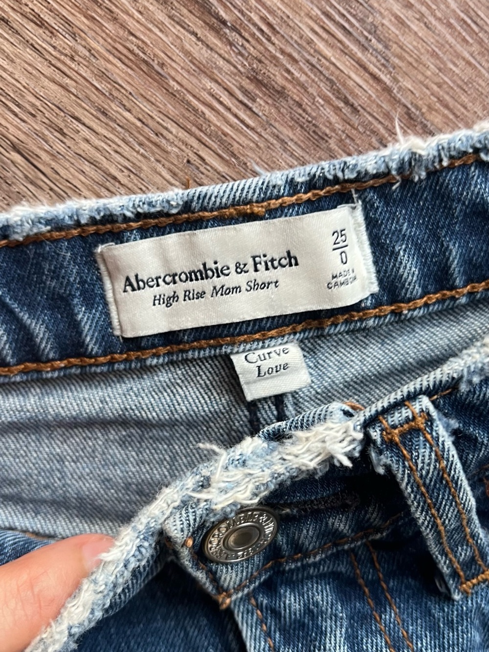 Abercrombie & Fitch Curve Love Shorts - Picture 5 of 5